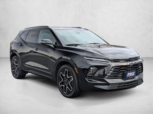 Used 2023 Chevrolet Blazer RS w/ Driver Confidence II Package image 3