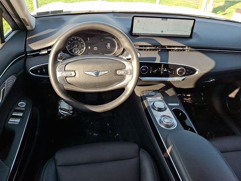 Used 2025 Genesis GV70 2.5T AWD/4WD image 11