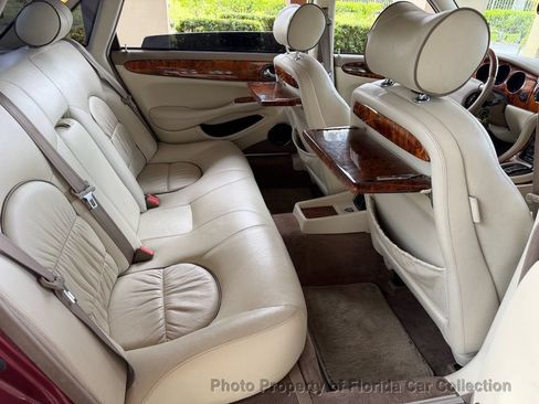 Used 1999 Jaguar XJ8 L RWD image 11