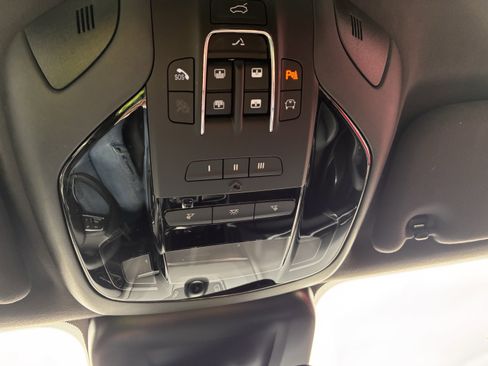 Used 2022 Maserati Levante GT image 28