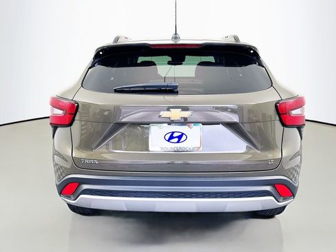 Used 2024 Chevrolet Trax LT image 6