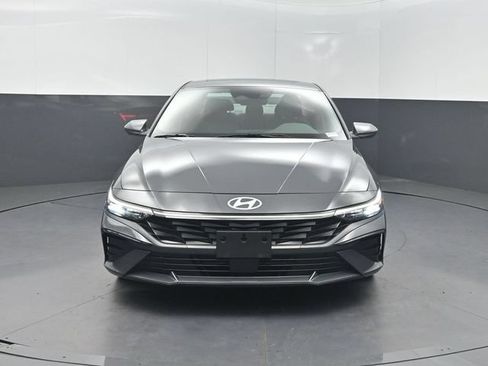 Used 2025 Hyundai Elantra SEL FWD image 34