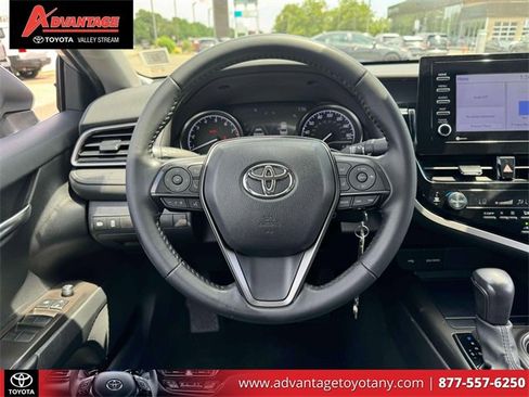 Used 2023 Toyota Camry SE image 16