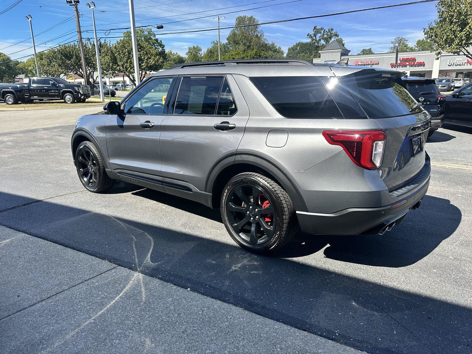 Used 2023 Ford Explorer ST w/ Equipment Group 401A AWD/4WD image 5