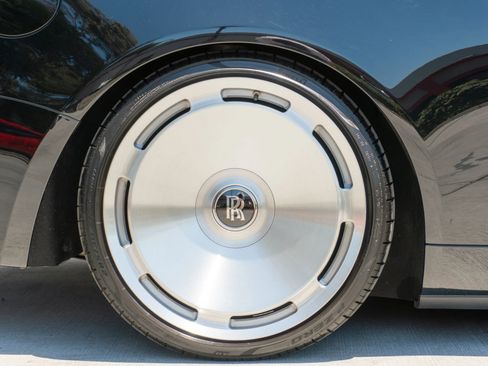 Used 2019 Rolls-Royce Dawn RWD image 42