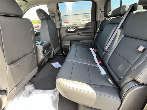 New 2026 Chevrolet Silverado 1500 LT w/ Leather Package AWD/4WD image 16