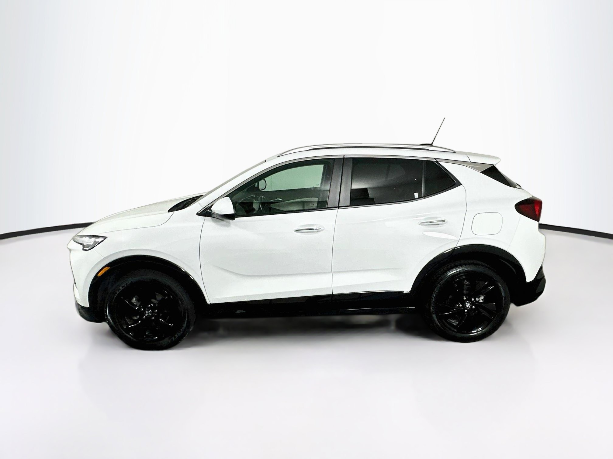 Used 2024 Buick Encore GX Sport Touring FWD image 4