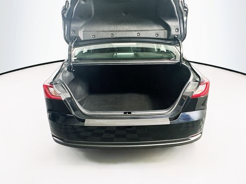 Used 2025 Toyota Camry LE image 30