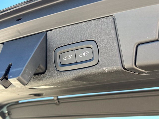 Certified 2023 Volvo XC60 B6 Ultimate w/ Protection Package Premier AWD/4WD image 36