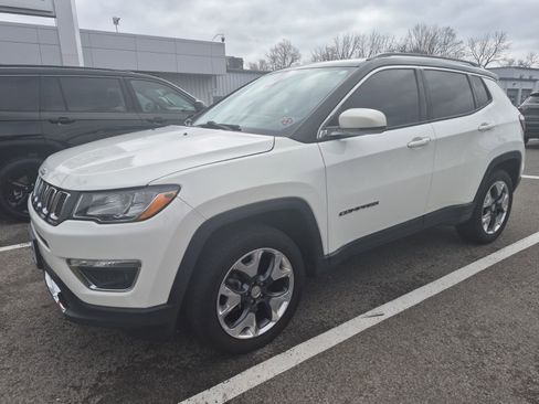 Used 2018 Jeep Compass Limited w/ Navigation Group image 2