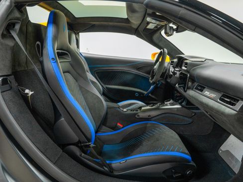 Used 2023 Maserati MC20 Spyder image 25