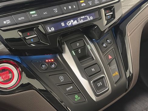 Used 2025 Honda Odyssey Elite image 20