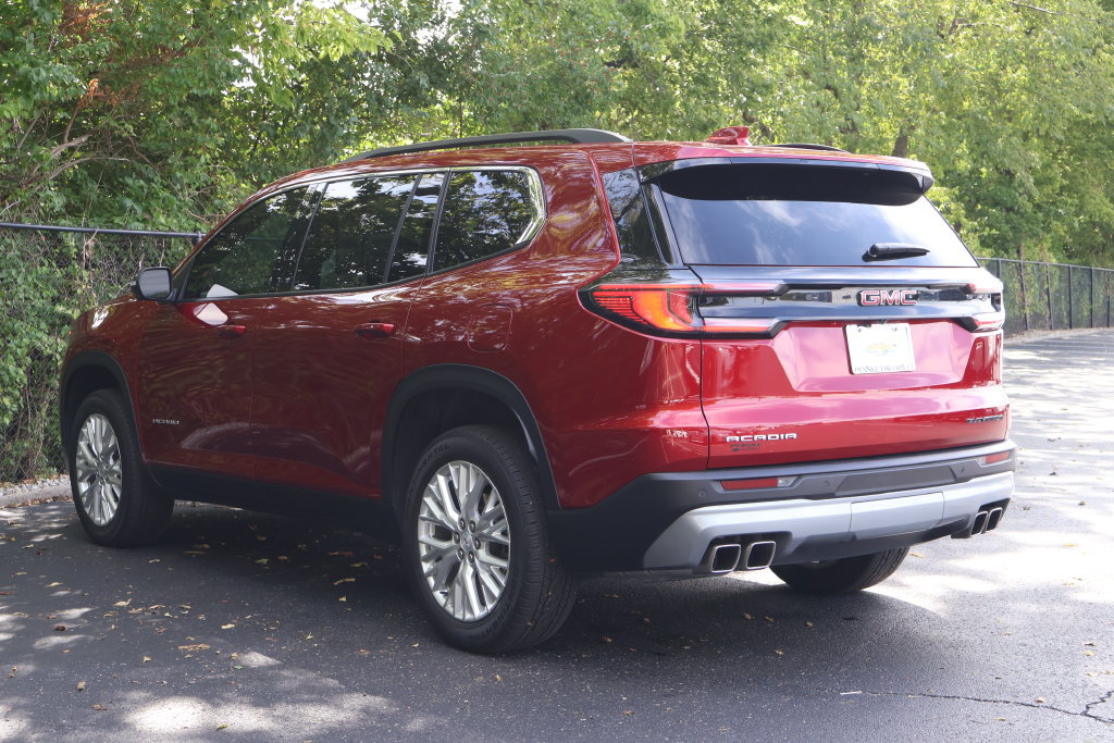 Certified 2024 GMC Acadia Elevation FWD image 6