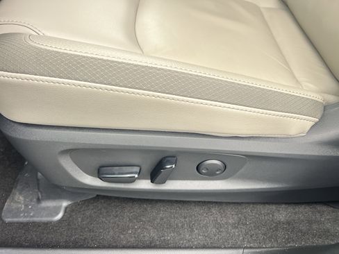 Certified 2025 Nissan Pathfinder SL image 23