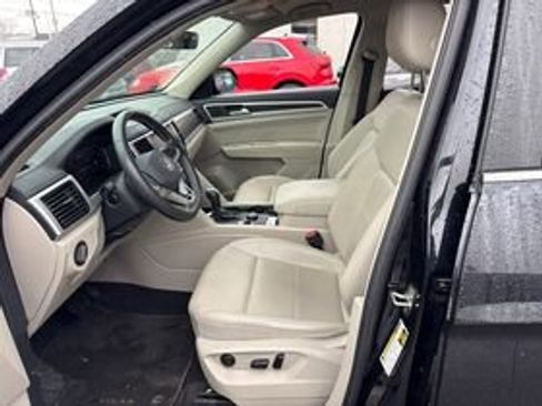 Used 2023 Volkswagen Atlas SE w/ Panoramic Sunroof Package AWD/4WD image 9