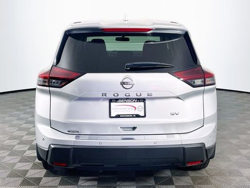 Used 2024 Nissan Rogue SV image 7