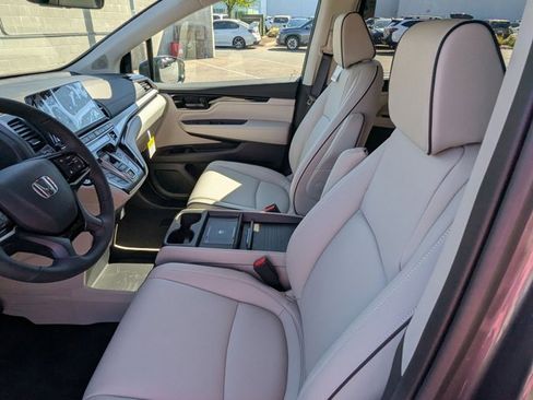 New 2026 Honda Odyssey Touring image 4