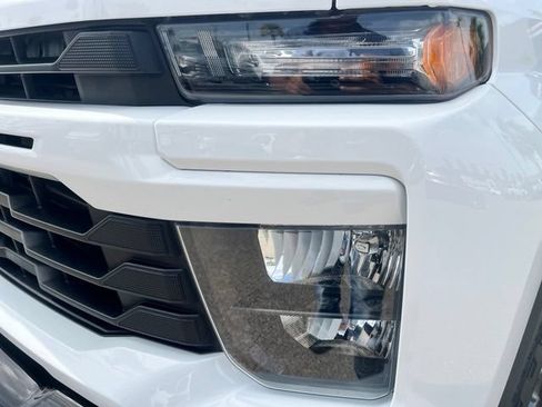 Used 2025 Chevrolet Silverado 2500 Custom w/ Custom Value Package AWD/4WD image 4