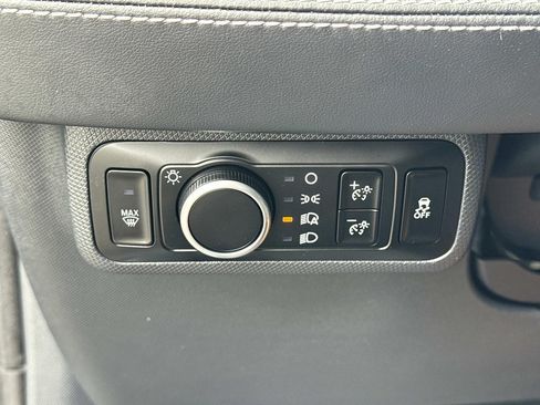 Used 2025 Ford Mustang Mach-E Select RWD image 19