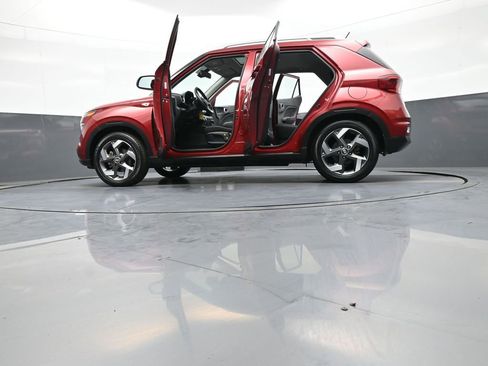 Certified 2023 Hyundai Venue SEL FWD image 49