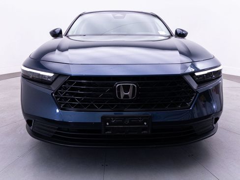 Used 2023 Honda Accord EX image 11