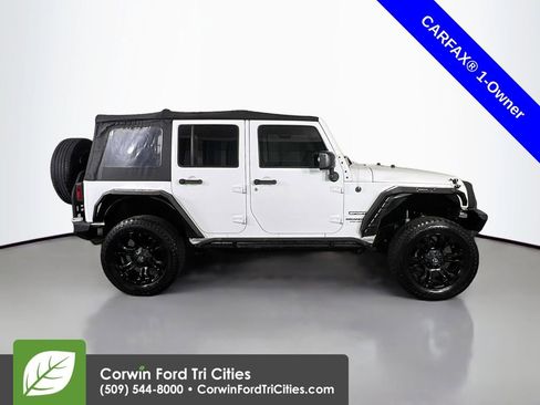 Used 2016 Jeep Wrangler Unlimited Sport w/ Max Tow Package image 17