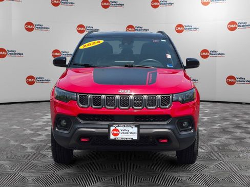 Used 2024 Jeep Compass Trailhawk AWD/4WD image 2