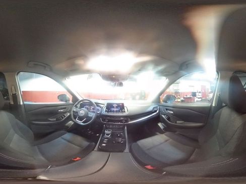 Used 2024 Nissan Rogue SV image 43