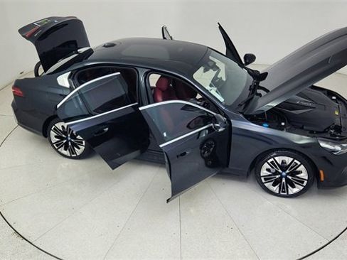 Used 2024 BMW i5 eDrive40i w/ Premium Package image 82