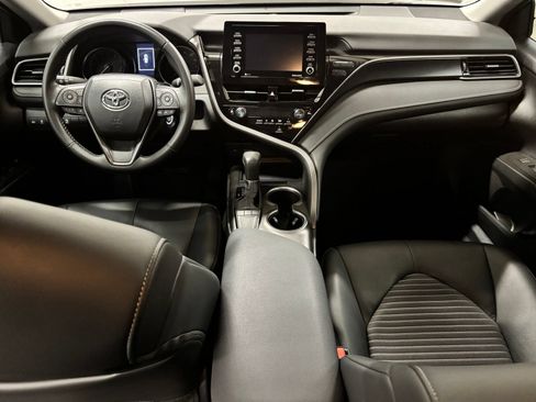 Used 2024 Toyota Camry SE FWD image 11