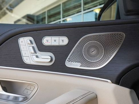 Used 2022 Mercedes-Benz GLS 450 4MATIC image 18