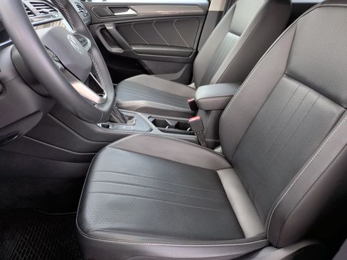 Used 2022 Volkswagen Tiguan SE FWD image 25