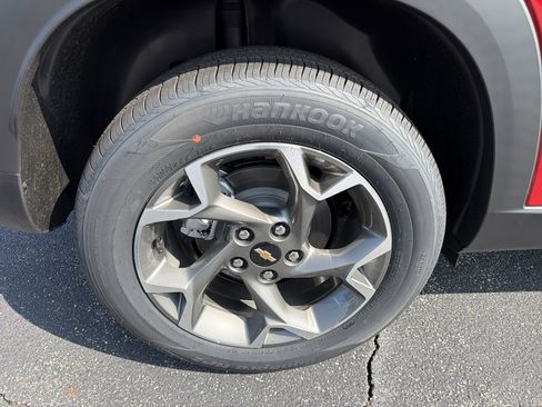 New 2026 Chevrolet Trax LT w/ Driver Confidence Package image 17