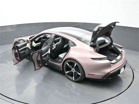 Used 2023 Porsche Taycan GTS w/ Premium Package (P6U) image 29