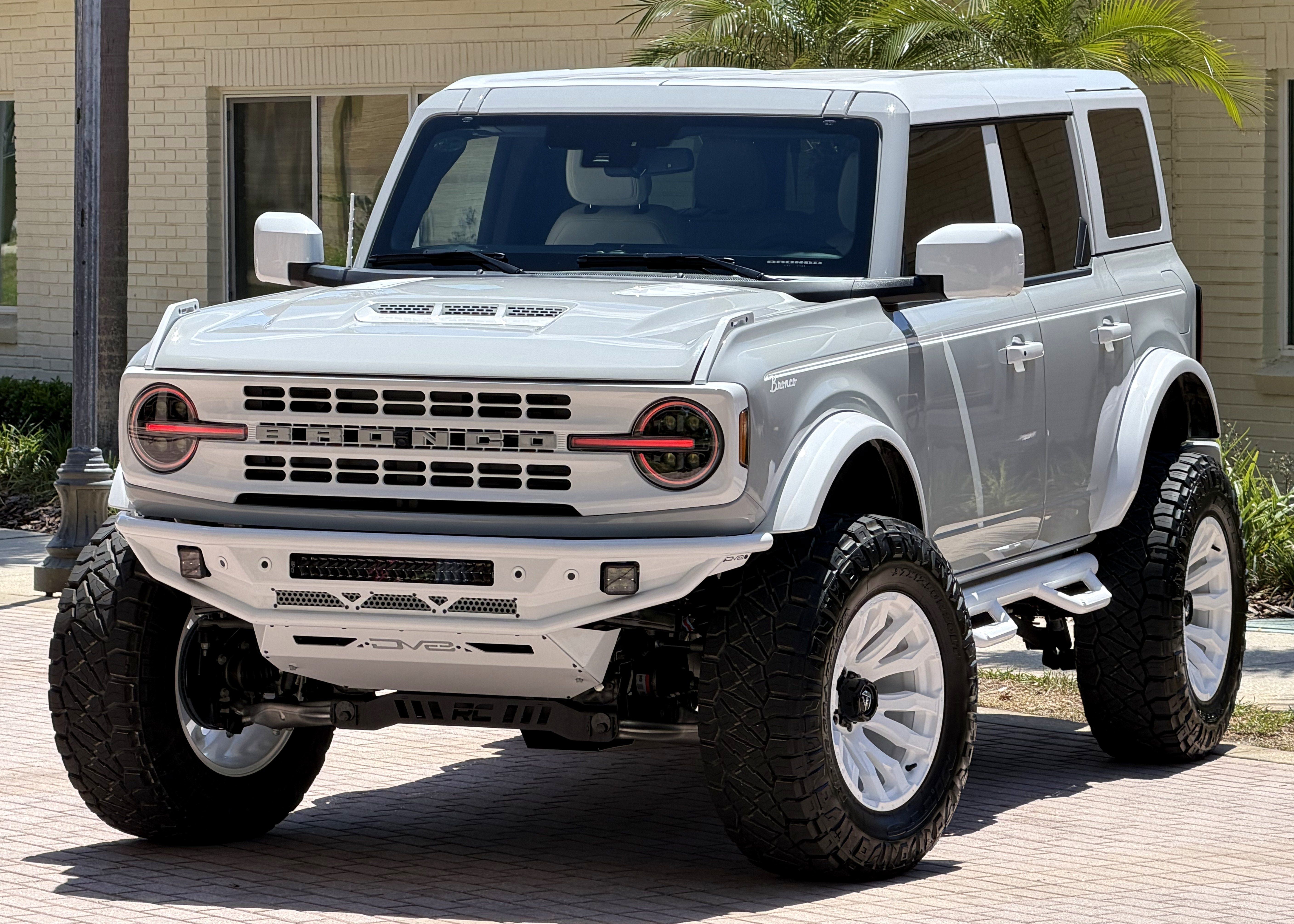 Used 2026 Ford Bronco Outer Banks AWD/4WD image 1