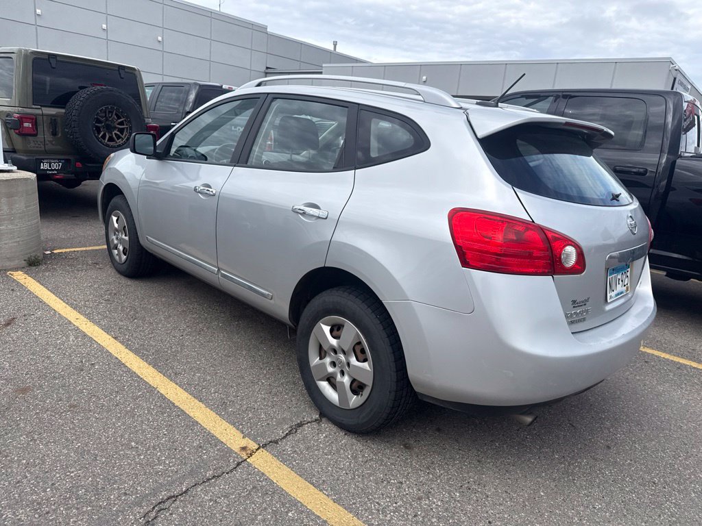 Used 2015 Nissan Rogue S w/ Convenience Package AWD/4WD image 5
