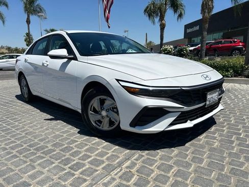 Certified 2026 Hyundai Elantra SE FWD image 1