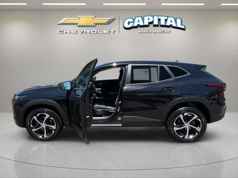Used 2024 Chevrolet Trax RS w/ Driver Confidence Package FWD image 13