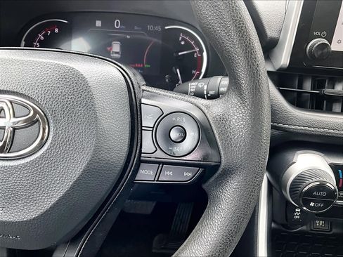 Used 2025 Toyota RAV4 XLE AWD/4WD image 24