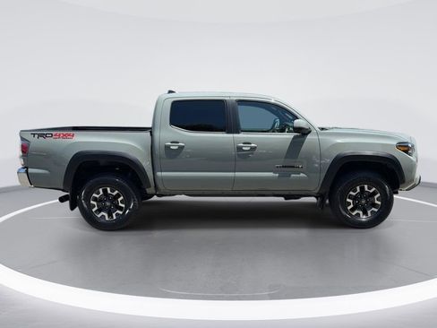 Used 2023 Toyota Tacoma TRD Off-Road w/ Black Out Package (TMS) AWD/4WD image 3