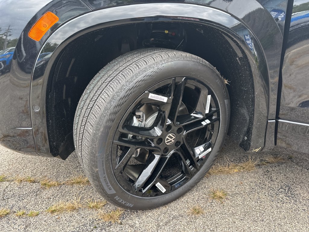 New 2026 Volkswagen Tiguan SE R-Line AWD/4WD image 7