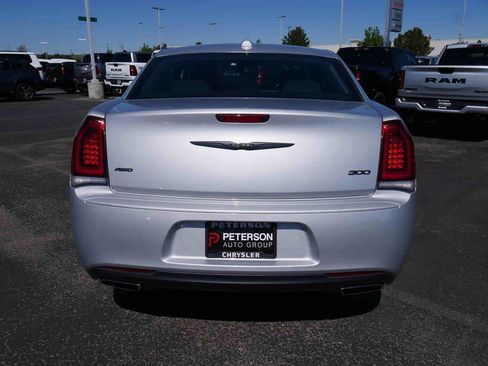 Certified 2022 Chrysler 300 Touring w/ Sport Appearance Package AWD/4WD image 17