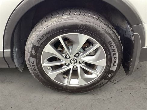 Used 2016 Toyota RAV4 XLE image 14