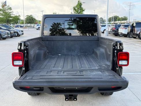 Used 2023 Jeep Gladiator Sport AWD/4WD image 29
