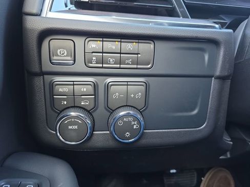 New 2026 Chevrolet Suburban LS AWD/4WD image 23
