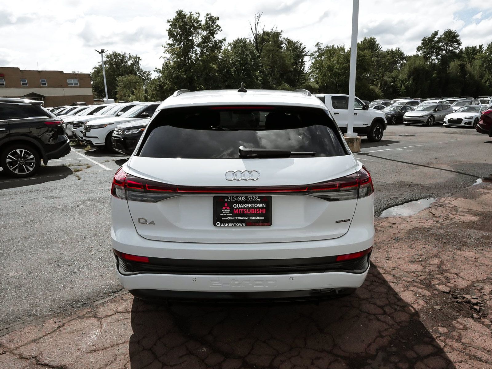 Used 2025 Audi Q4 e-tron Premium w/ Convenience Package AWD/4WD image 5