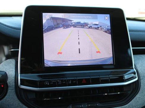 Used 2025 Jeep Compass Latitude image 28