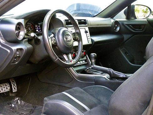 Used 2023 Toyota GR86 Premium RWD image 19