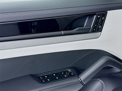 New 2026 Porsche Cayenne Coupe image 11