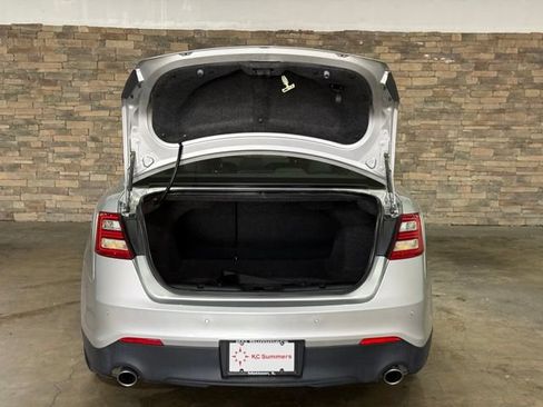Used 2017 Ford Taurus Limited FWD image 8